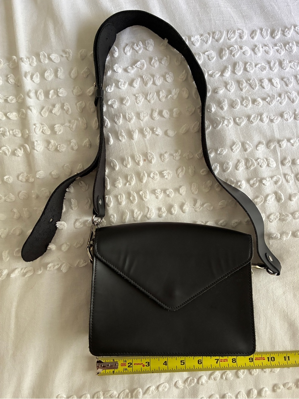 Black Leather Envelope Crossbody Bag - Picture 2 of 11